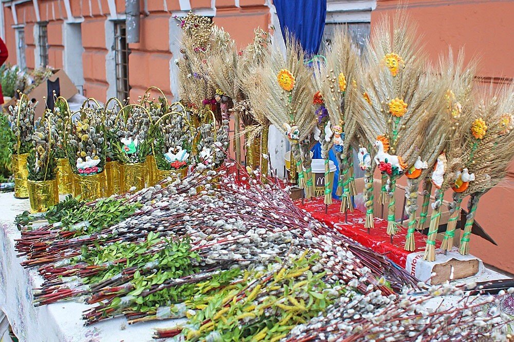 Букет "Вербное воскресенье". Украшение вербы. Украсить вербу. Украшение вербы на Вербное воскресенье.