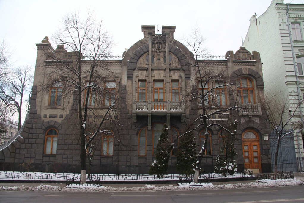 Адрес: ул. Лютеранская, 23 (метро «Крещатик») 