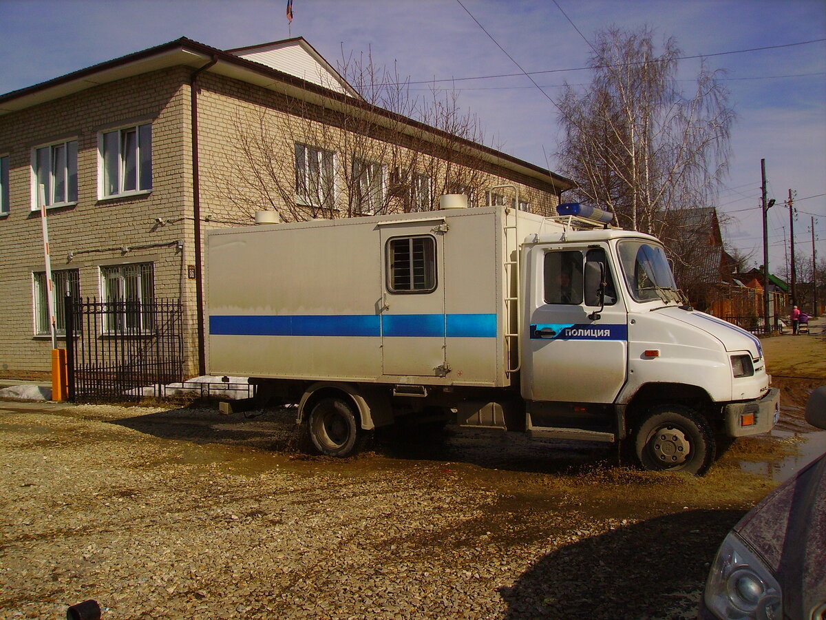 Конт боровских. ЗИЛ 5301 автозак. ЗИЛ 5301 полиция. ЗИЛ 5301 бычок полиция. ЗИЛ бычок автозак.