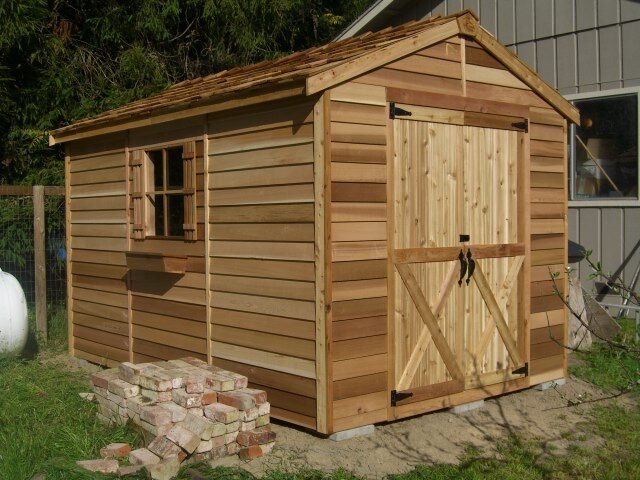 Хозблок на дачном участке