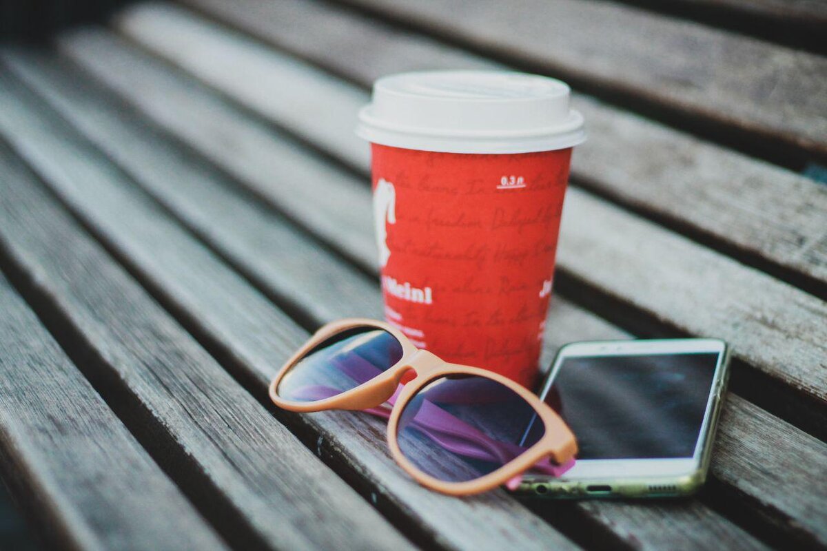 А еще в Краснодаре можно просто гулять со стаканчиком кофе и мечтать.