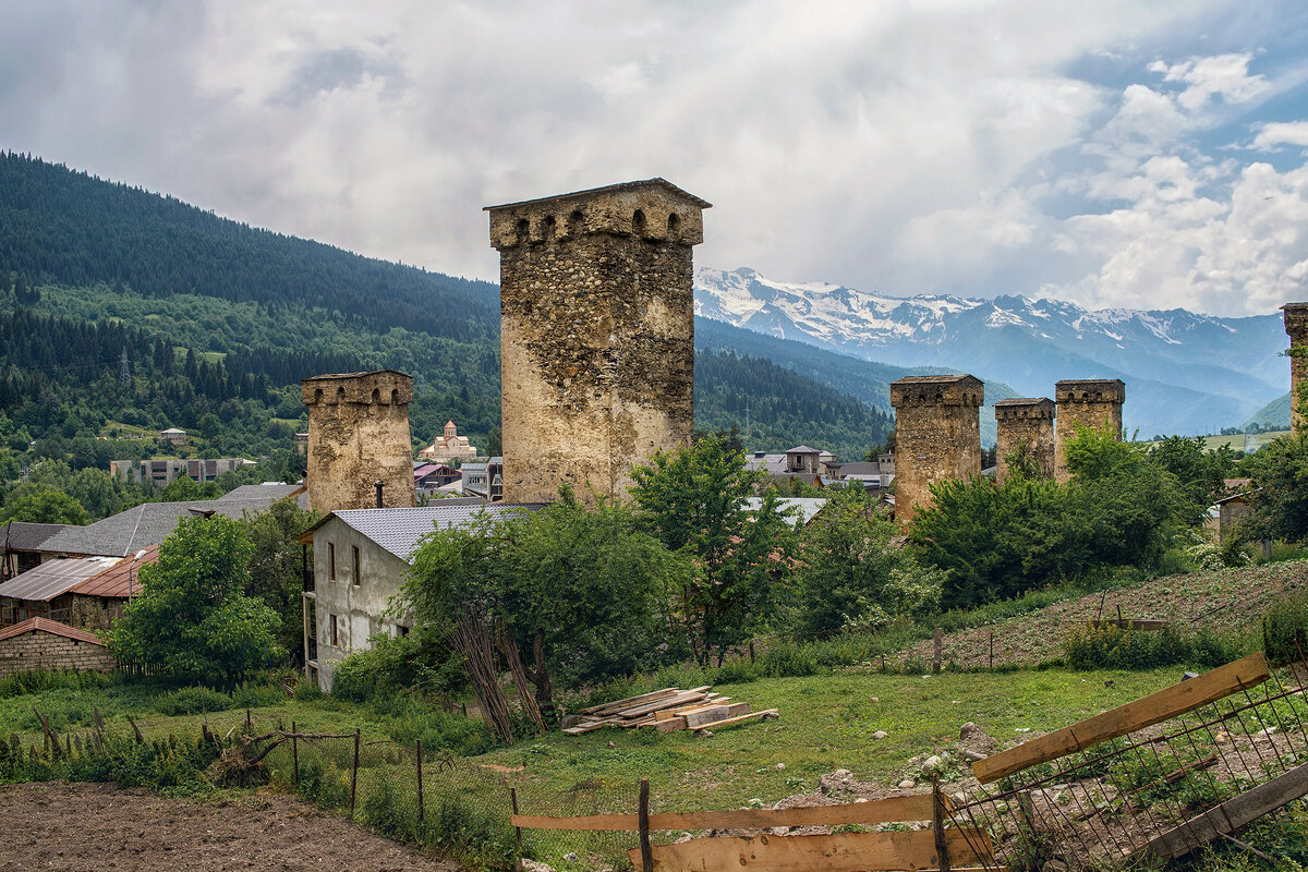 Сванские башни Местия рассвет