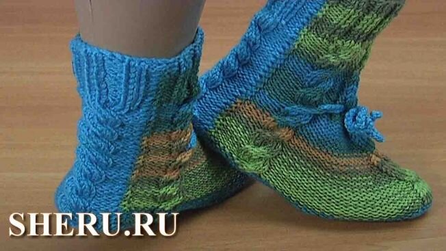 Связанные без шва носки спицами