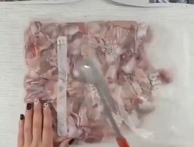 Желудки сами по себе очень капризные. И часто остаются жесткими. Для того чтобы готовность желудков была одинаковая с картофелем, я их отбила.