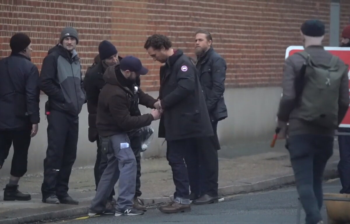 Фото со съемок фильма «Джентльмены». Из актеров – Мэттью МакКонахи и Чарли Ханнэм