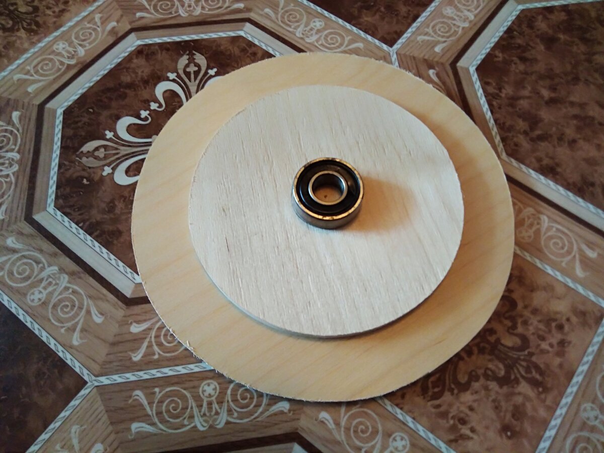 Крутящиеся подставки для кухни
