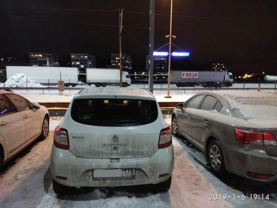 Наша машина на бесплатной стоянке в Турку. Фото автора