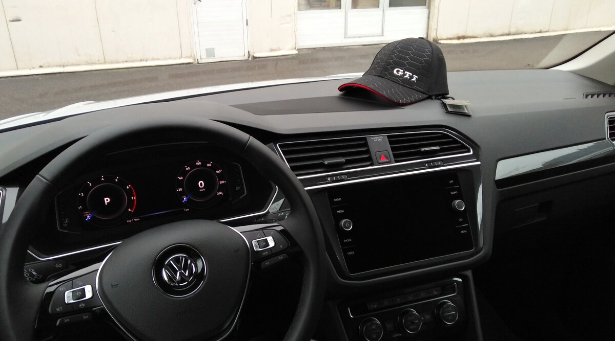 Комплектация Connect PLUS с пакетом инновации идет с электронной приборной панелью