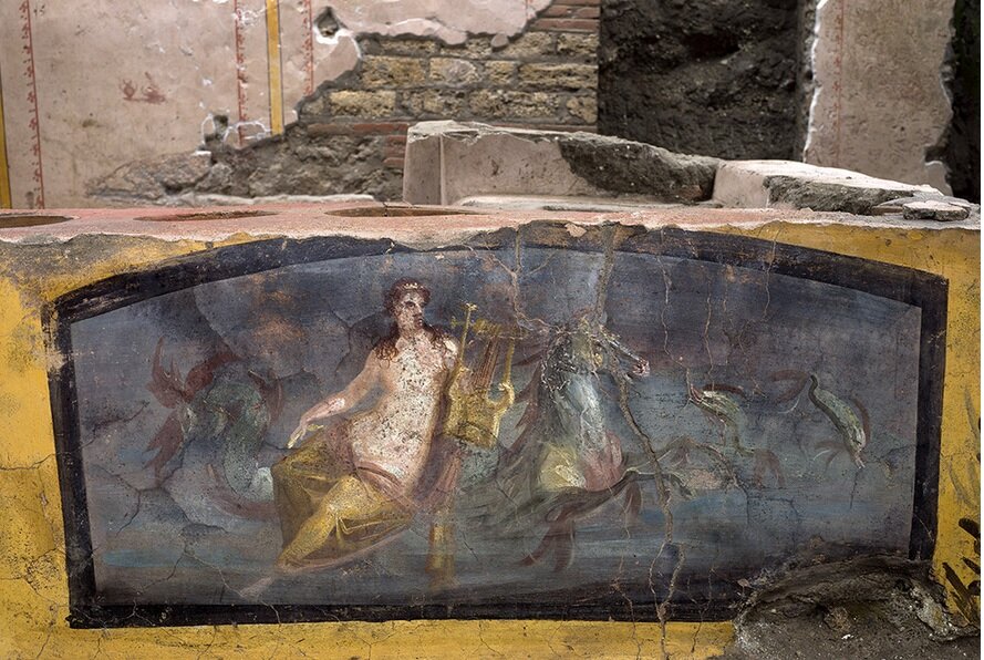 Фреска с нимфой на стойке. Фото из инстаграм pompeii_parco_arc