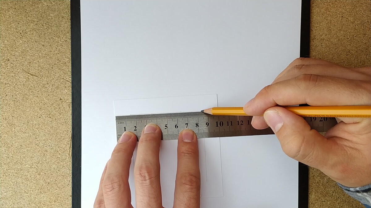 Намечаем стороны будущего квадрата