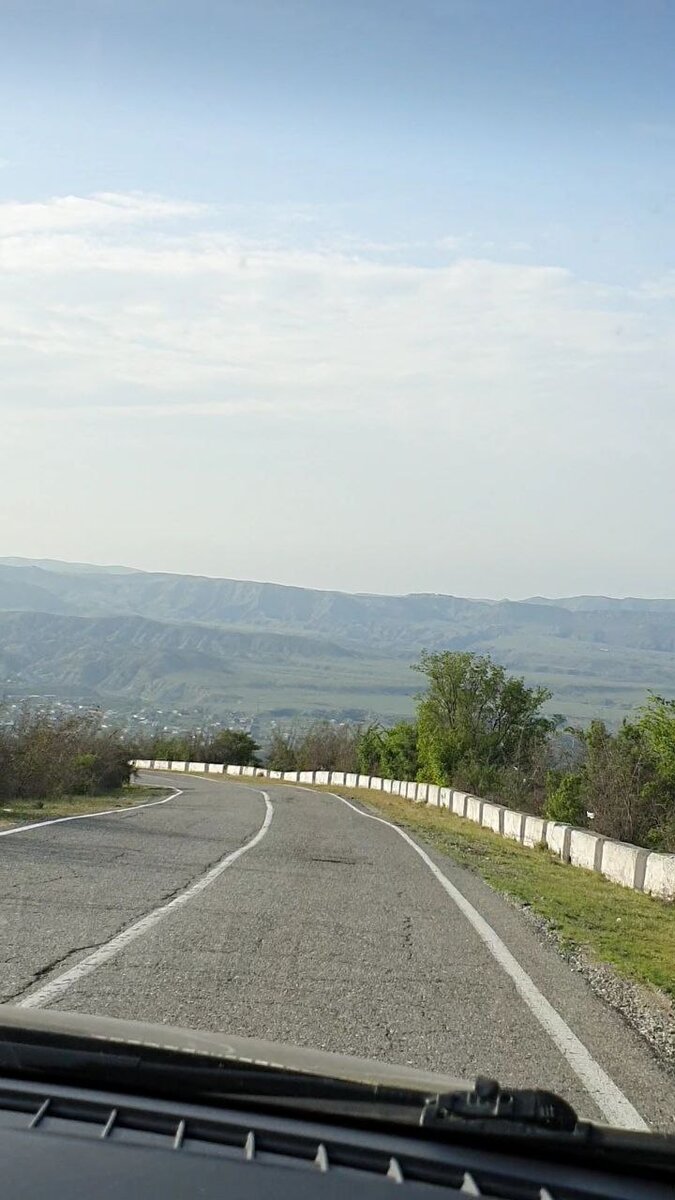 Так выглядит дорога, по которой мы ехали. В начале, конечно, ничего сверхъестественного.