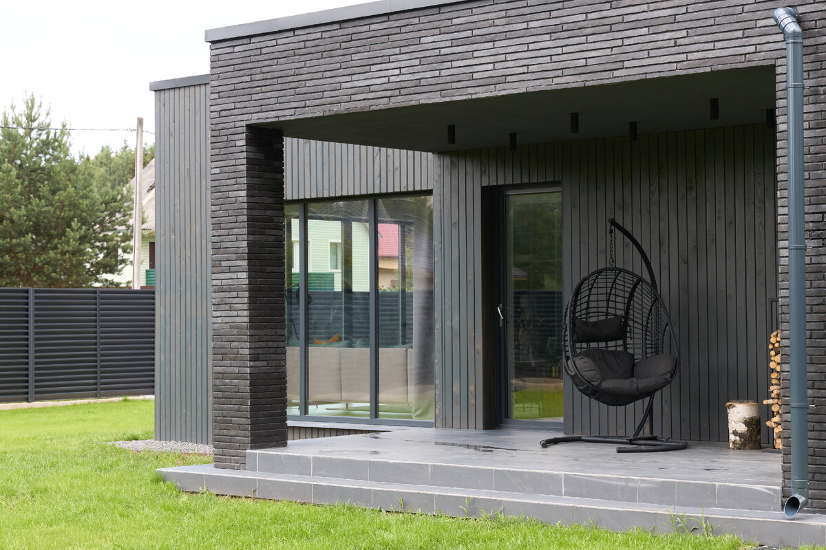 На фото Ригельный клинкерный кирпич PETRA 