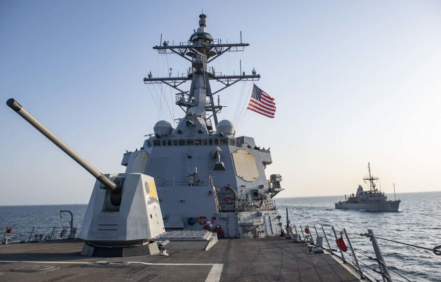    Корабли ВМС США преследовали российско-китайскую флотилию у островов Аляски