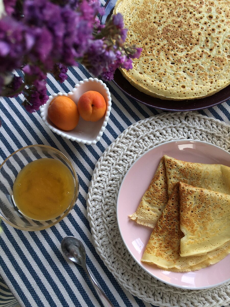 Блины на кефире с кипятком с дырочками