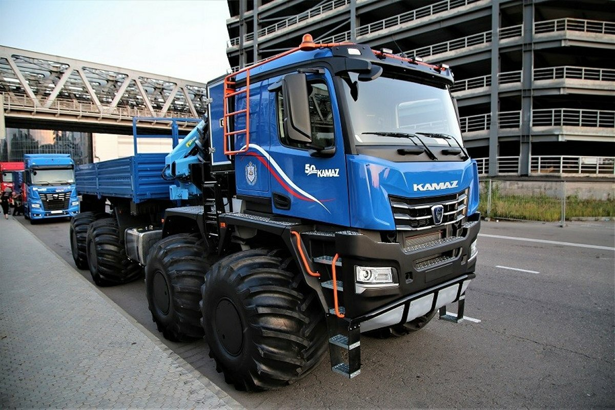 Покажи камазы вездеходы. Камаз 6560 полярник. Камаз 43118 евро. Камаз 65222 бензовоз. Камаз вездеход 65222.