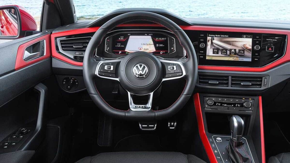 Интерьер VW Golf GTI