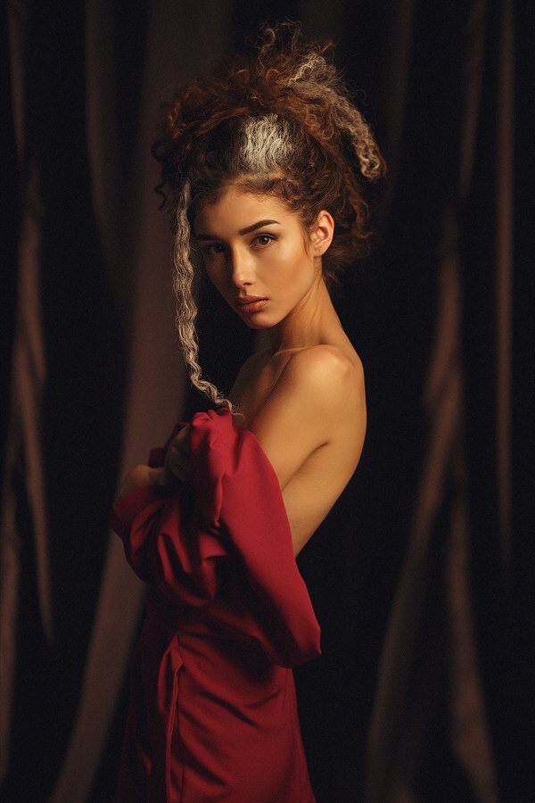 фото Дмитрий Тришин, Style - Настя Суханова MUAH - Таисия Соль
Model - Мила Азолина  https://vk.com/dmitry_trishin?z=albums761712   Модель не имеет отношения к рассказанной истории