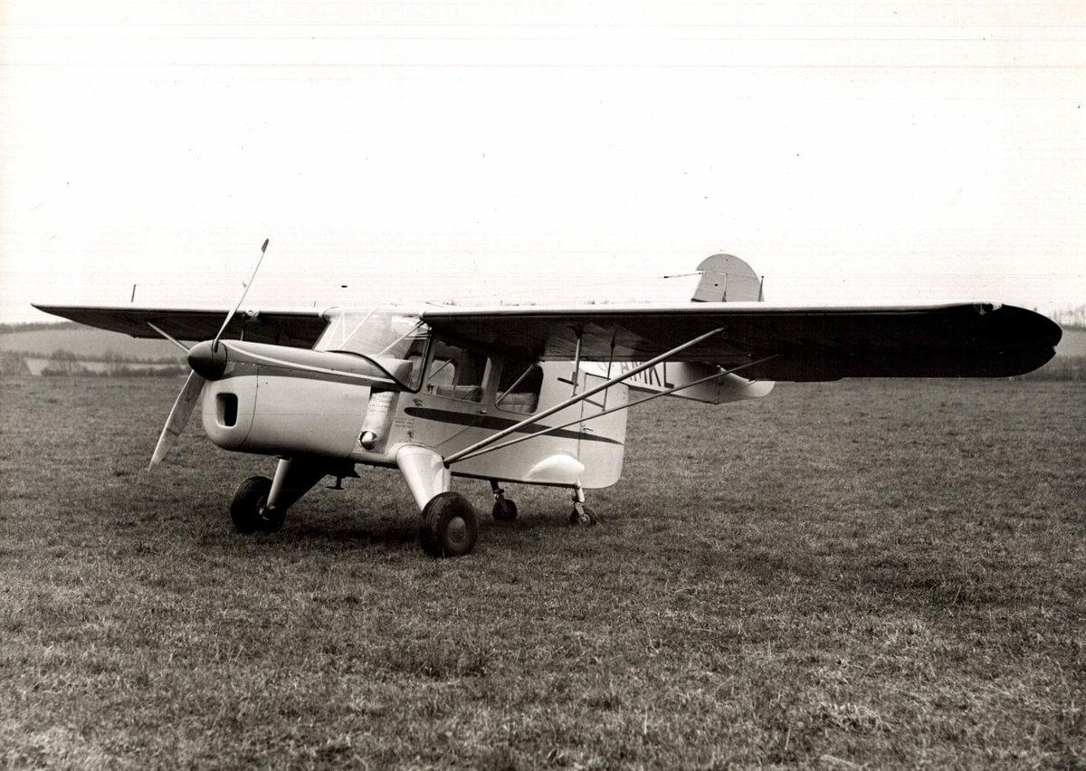 Auster B.4 на аэродроме. Фото: архив "The Aeroplane Magazine"