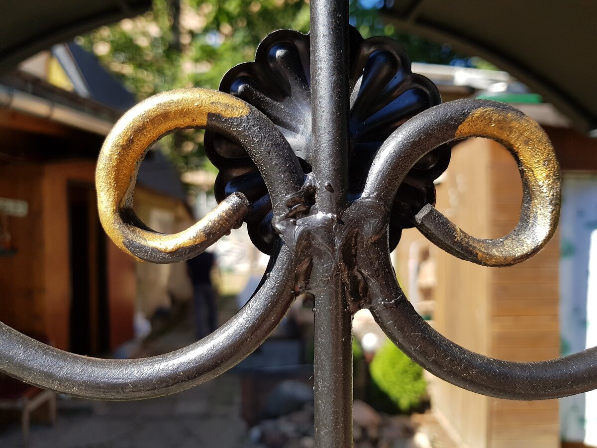 неравномерная сварка на декоре. фото автора