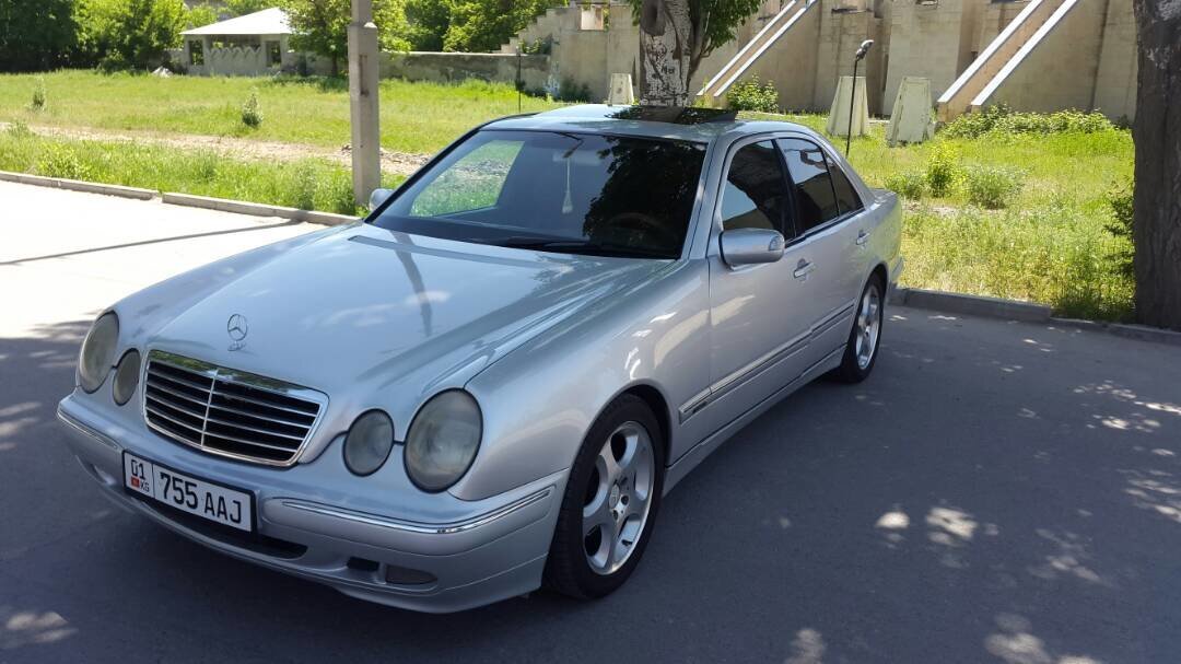 Мерседес 2000 года. Mercedes Benz 2000. Mercedes e class 2000. Mercedes Benz e220 2000. Мерседес е класс 2000.