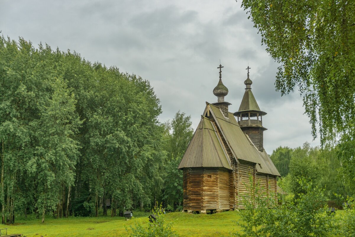 Остров верхняя слобода. Костромская Слобода Кострома. Церковь Всемилостивого Спаса Кострома. Костромская Слобода музей-заповедник. Церковь Спаса из села Фоминское