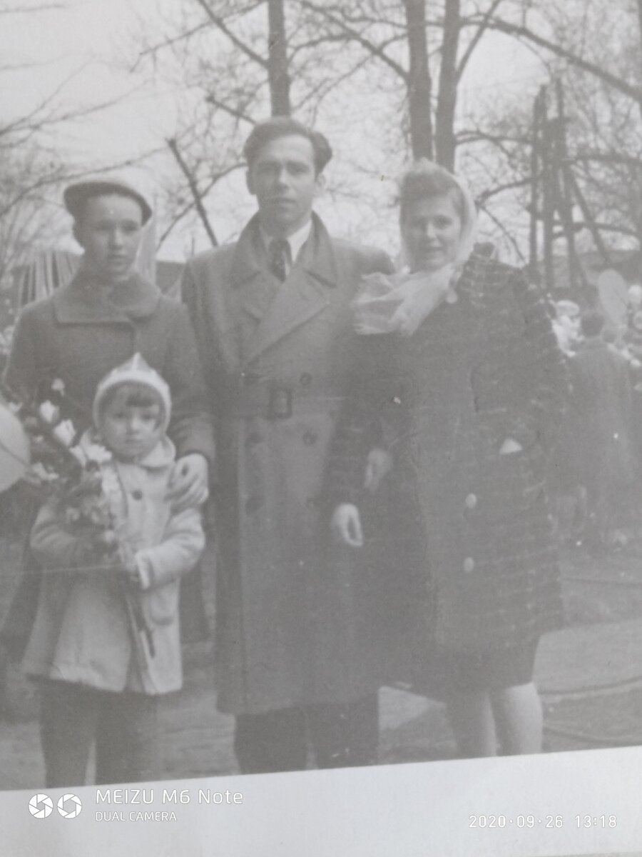 Весенний праздник Первомая празднует Страна моя родная...