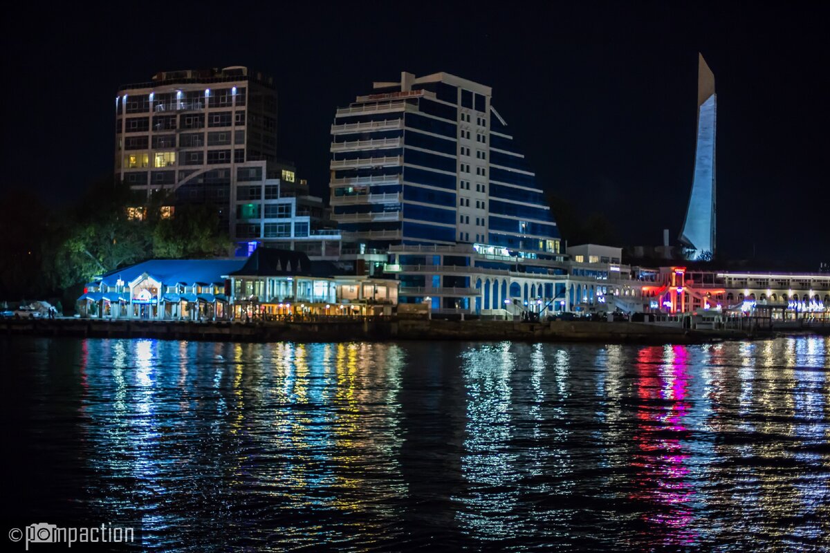 Ночной вид с набережной