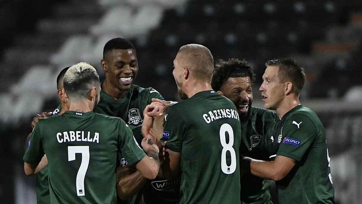 Футболисты «Краснодара» празднуют выход команды в ЛЧ 20/21