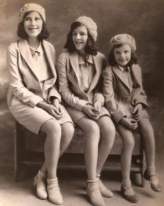 Джуди со старшими сестрами
Сестры Гамм