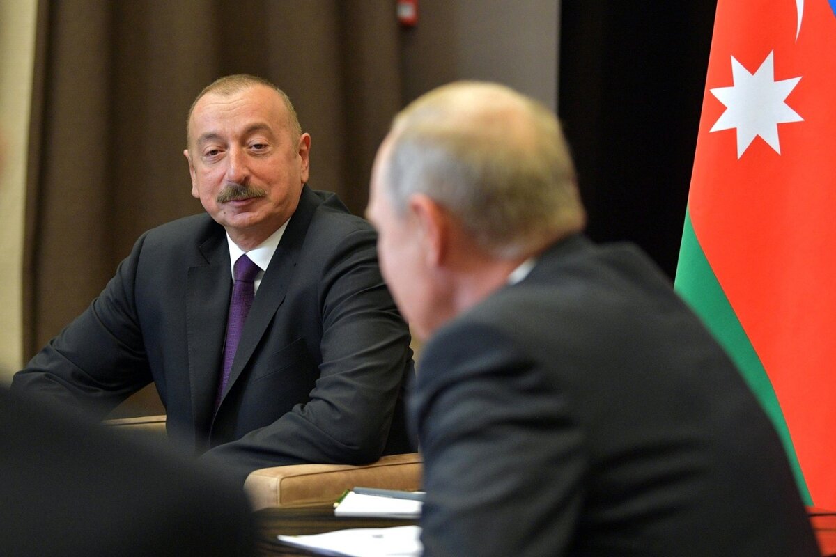 Путин впервые обсудил с Алиевым ситуацию в Карабахе