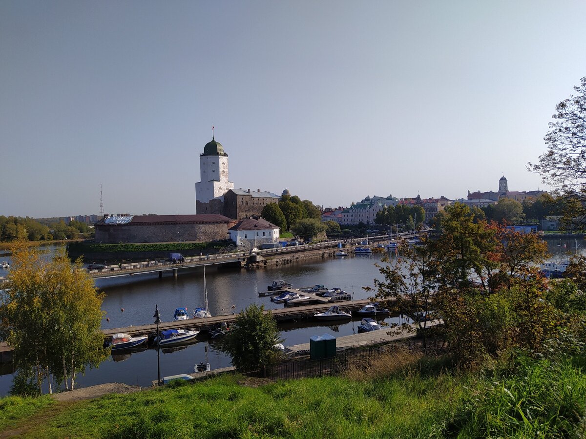 Выборг прекрасен осенью. Здесь и далее фото автора
