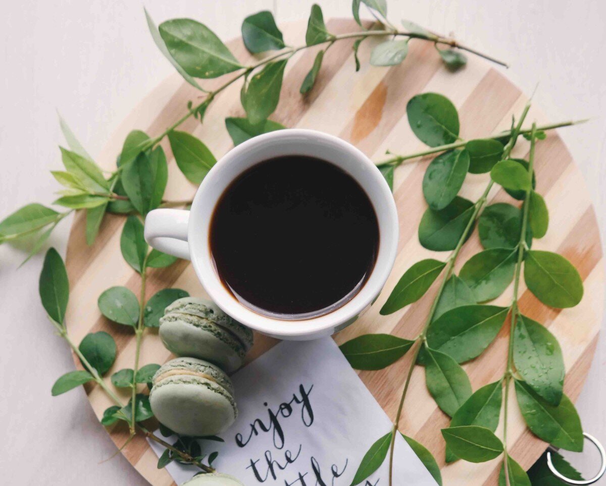 Польза ароматного напитка объясняется его богатым химическим составом