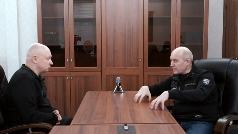 А.Рябых — слева, В.Тонков — справа.