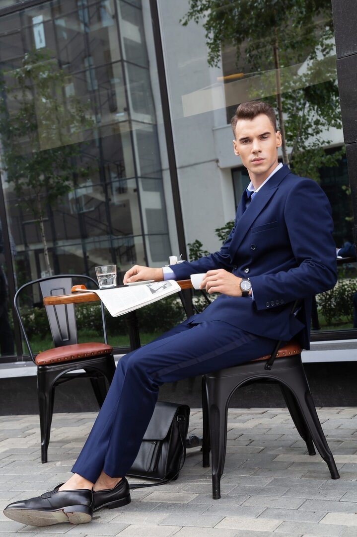 На фото: Двубортный пиджак PEPLOS арт. JA20032-SL, брюки с лампасами TR20032-200-1Л