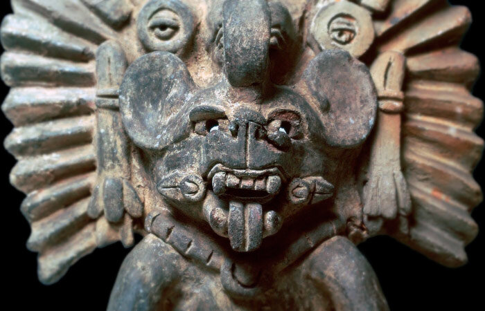Камазотц (напоминающее летучую мышь божество у майя)