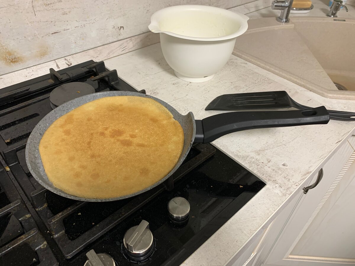 Муж опять сфоткал как я не накрашенная делаю блины 🥞 но Я самая красивая  девушка даже когда готовлю 🧑‍🍳 | Ольга Влог / Интерьер / Рецепты / Семья  / Психология отношений / Vlog | Дзен