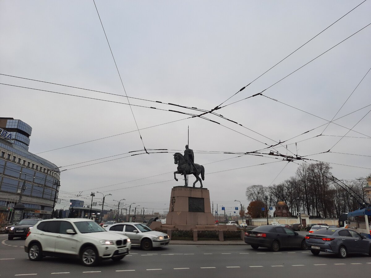 Фото автора. Площадь Александра Невского. Памятник Александру Невскому.