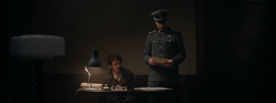 "Уроки фарси" (кадр взят с сайта kinopoisk.ru)