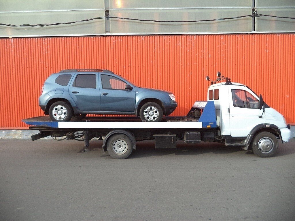 Выяснил у водителя эвакуатора есть ли способ так припарковаться, чтобы машину не смогли забрать