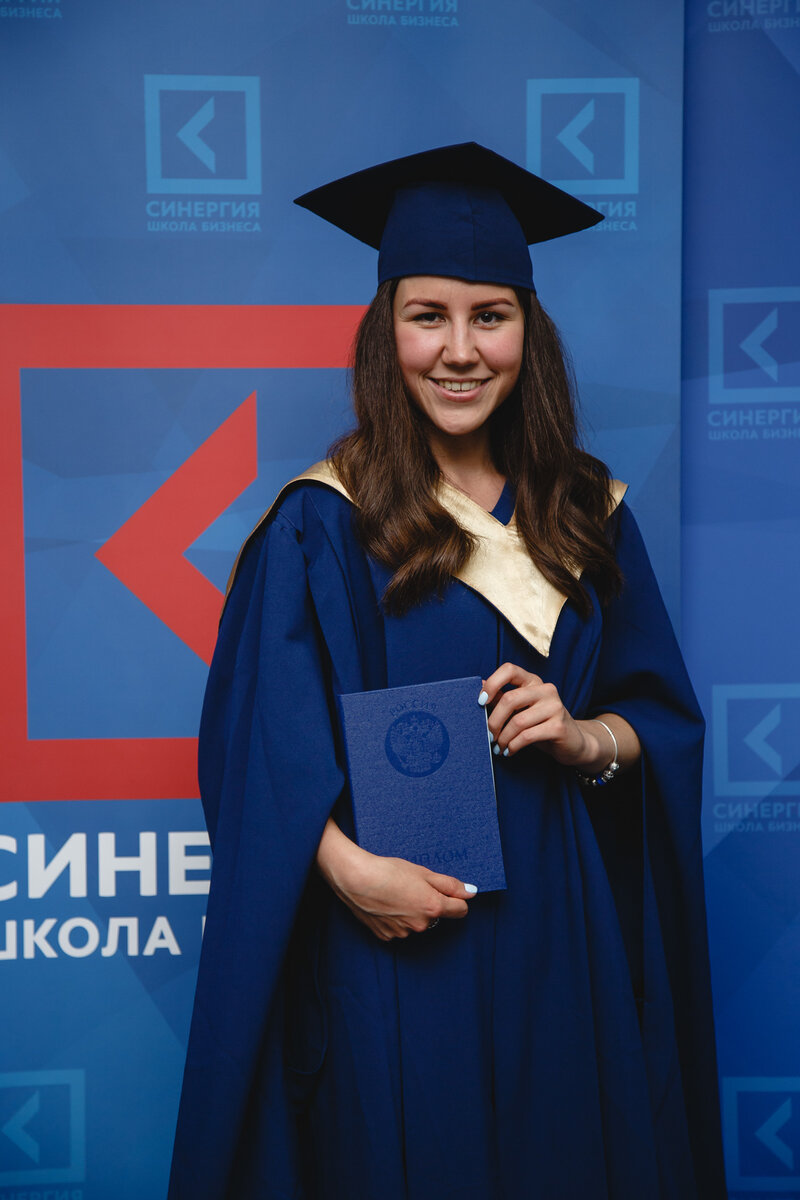 защита магистерской диссертации. вручение дипломов магистрам. 3 магистра. мантия выпускника рудн. теология кфу.