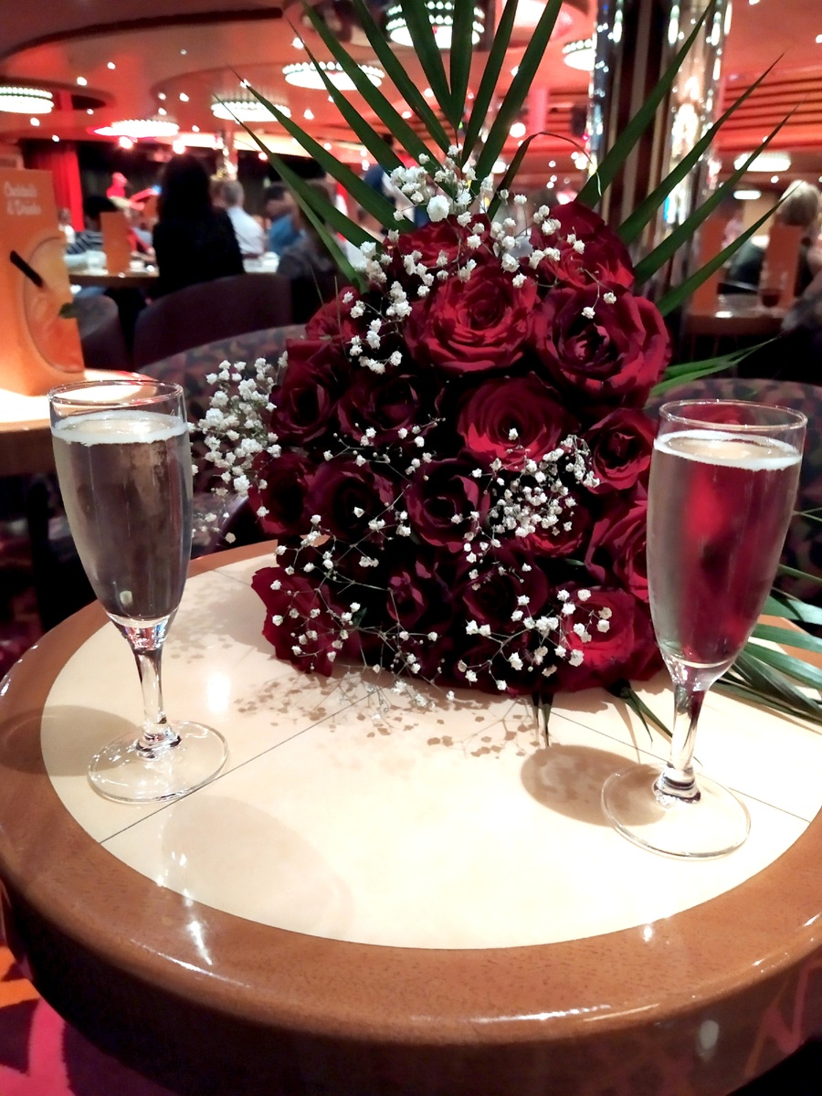 С праздником💖