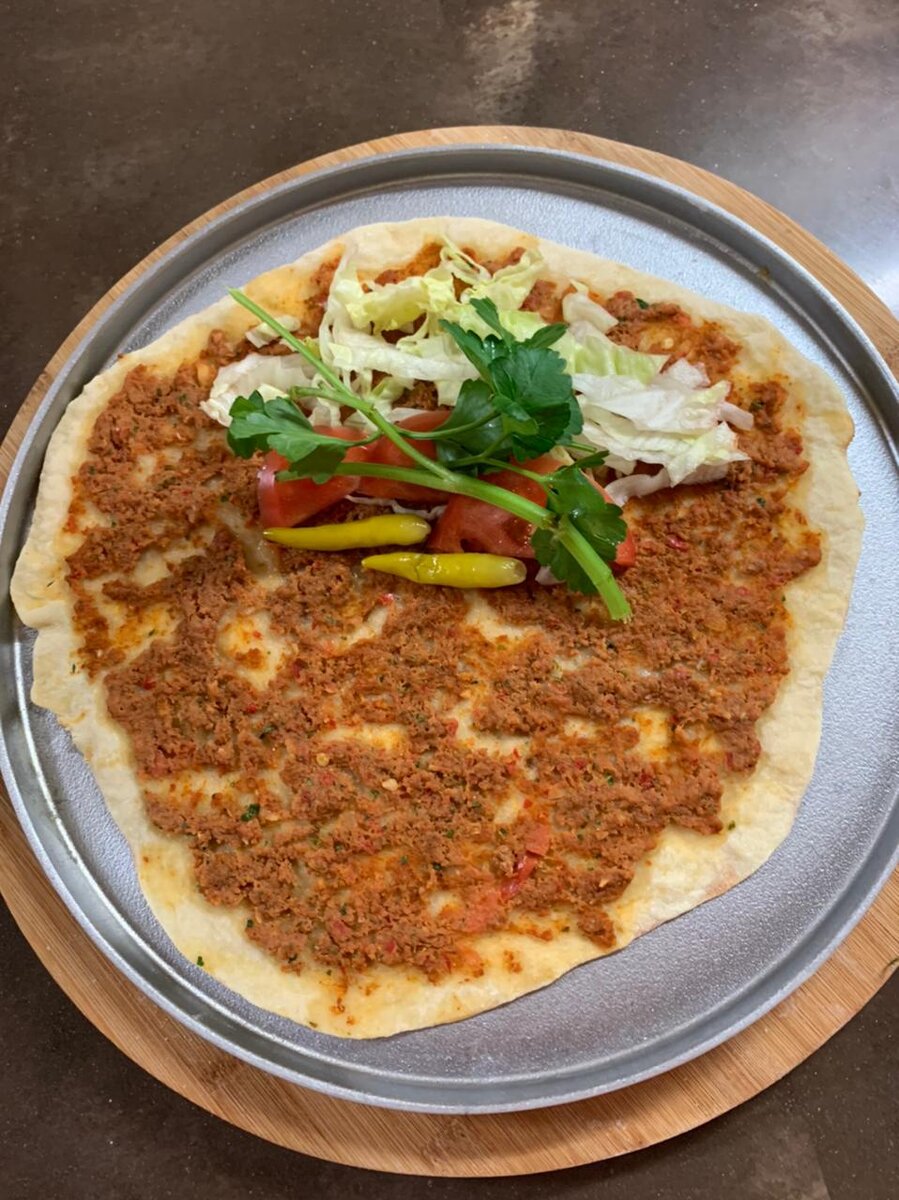 Лахмаджун собственного приготовления.