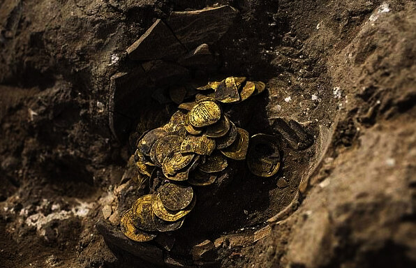 Клад золотых монет IX века