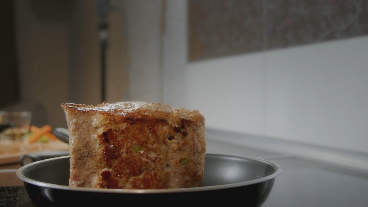 Обжарка мяса на сковороде 