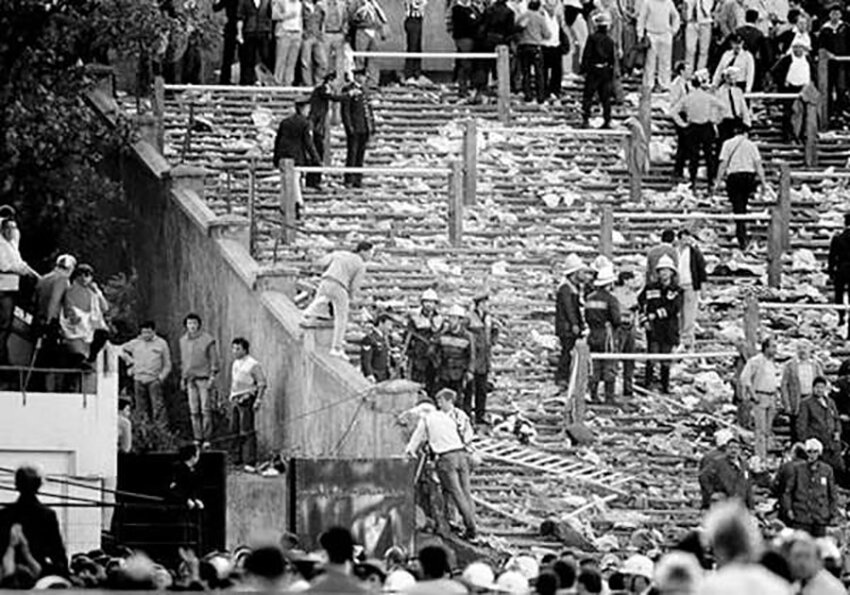 20 октября 2013 года. Давка на стадионе Лужники в 1982 году. Лужники 1982 стадион трагедия. 20 Октября 1982 Лужники трагедия на стадионе.