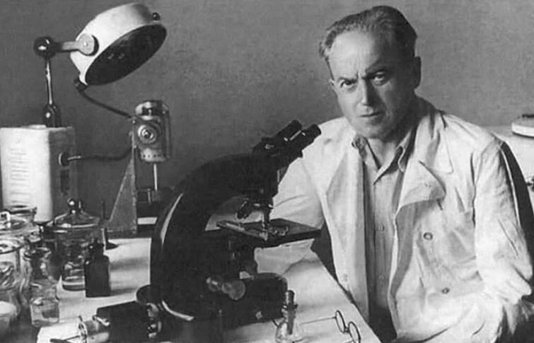 Выдающийся вирусолог Лев Зильбер