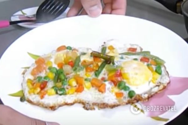 Яичница с овощами 