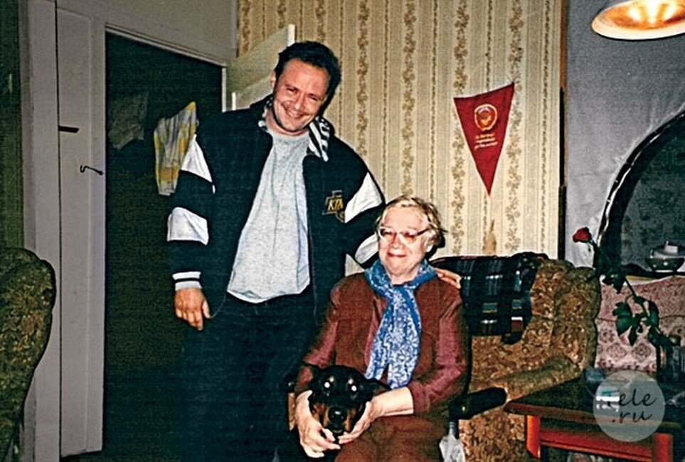 Алексей с мамой.