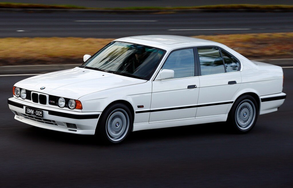 https://s1.cdn.autoevolution.com/images/gallery/BMW-M5--E34--777_35.jpg