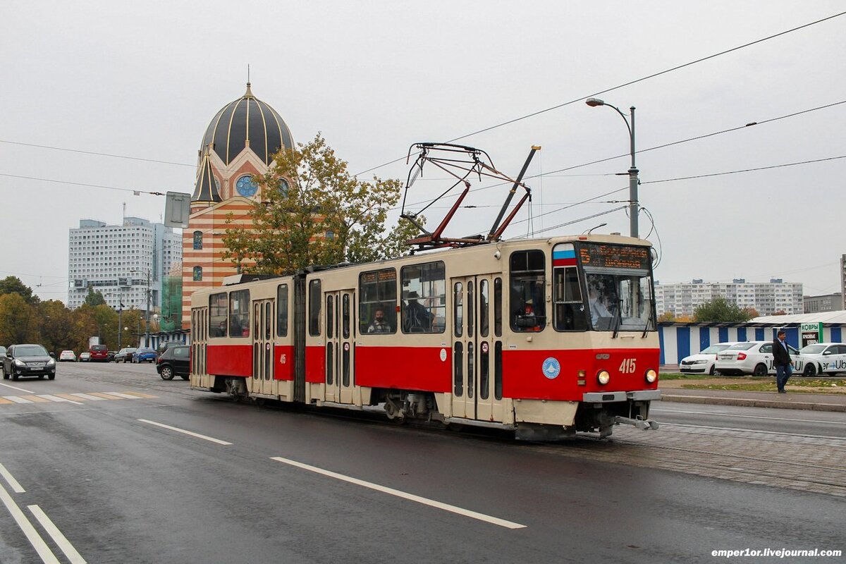 Tatra KT4D на остановке "Рыбная деревня"